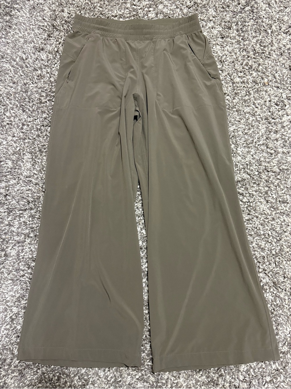 Lululemon Swift Wide-Leg Mid-Rise
Pant *Full Length - Picture 2 of 4